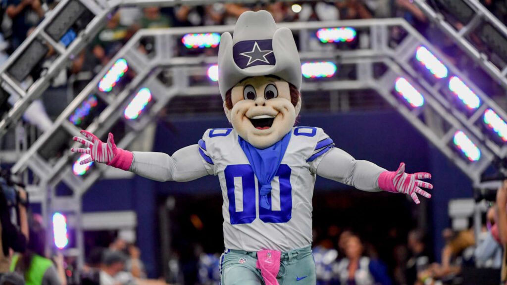 How much do NFL Mascots make per year