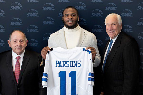 Micah Parson with his jersey