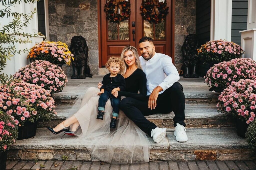 Kyle Van Noy with his wife and Kid