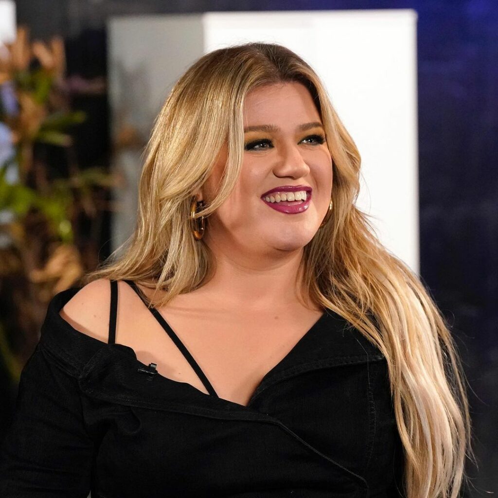 Famous American singer song writer Kelly Clarkson