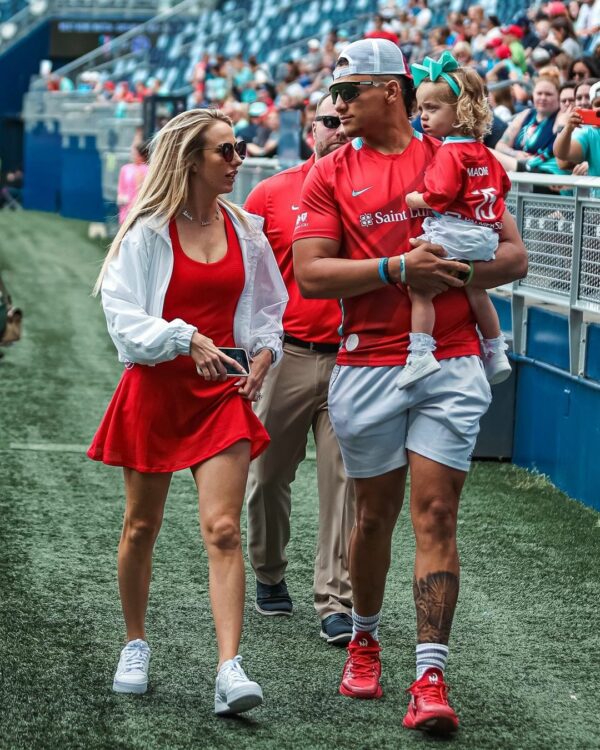 Patrick Mahomes with his family