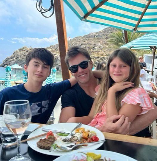 Tom Brady with his kids