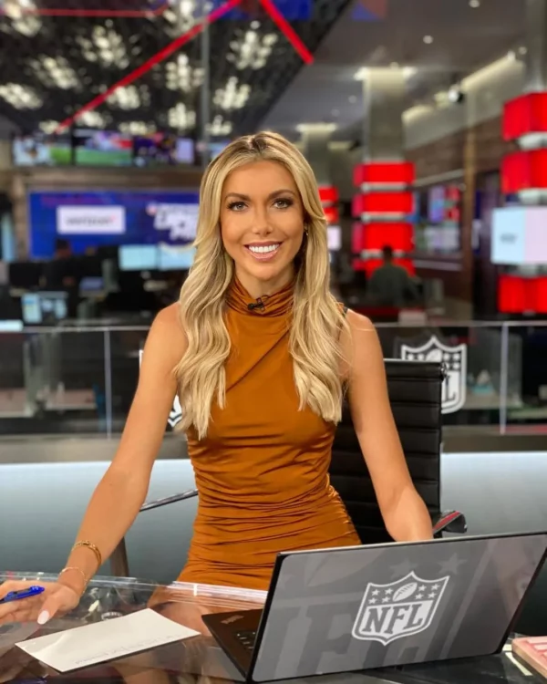 Is Justin Herbert Single? Meet the Quarterback's Rumored Girlfriend, Sports  Reporter Taylor Bisciotti, Dating History, Football, Justin Herbert, nfl,  Sports, Taylor Bisciotti