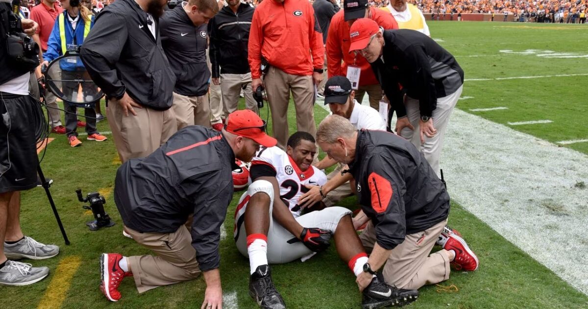 Nick-Chubb-knee-injury-during-match-with-Tennessee
