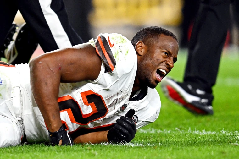 Nick Chubb suffers another severe knee injury, likely ending the