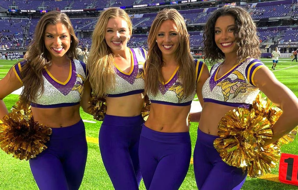 Vikings Cheerleader soon ji