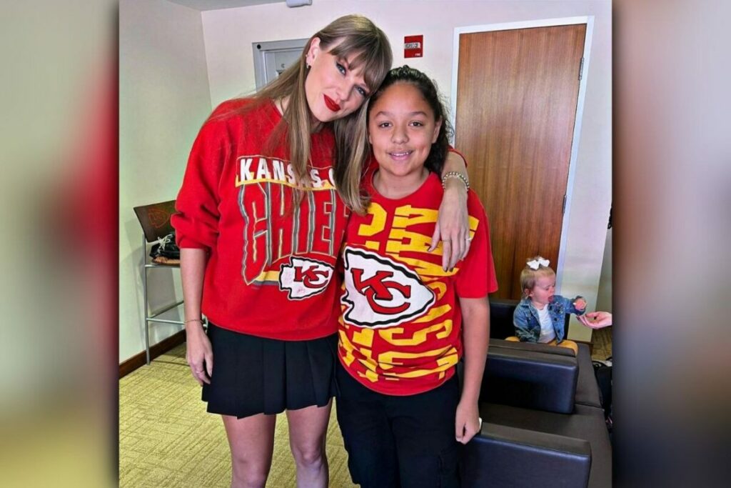 Mia Randall with taylor swift