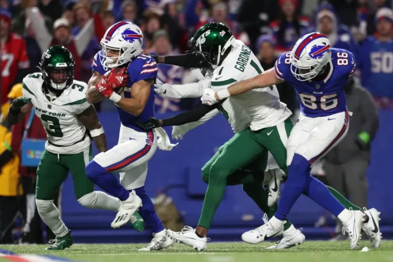 Jets and Bills Players Clash